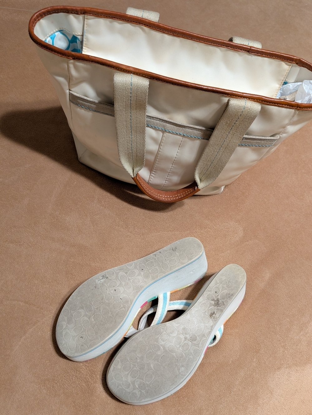Vintage Coach Hamptons Tote & Matching Sandals - Picture 6 of 16